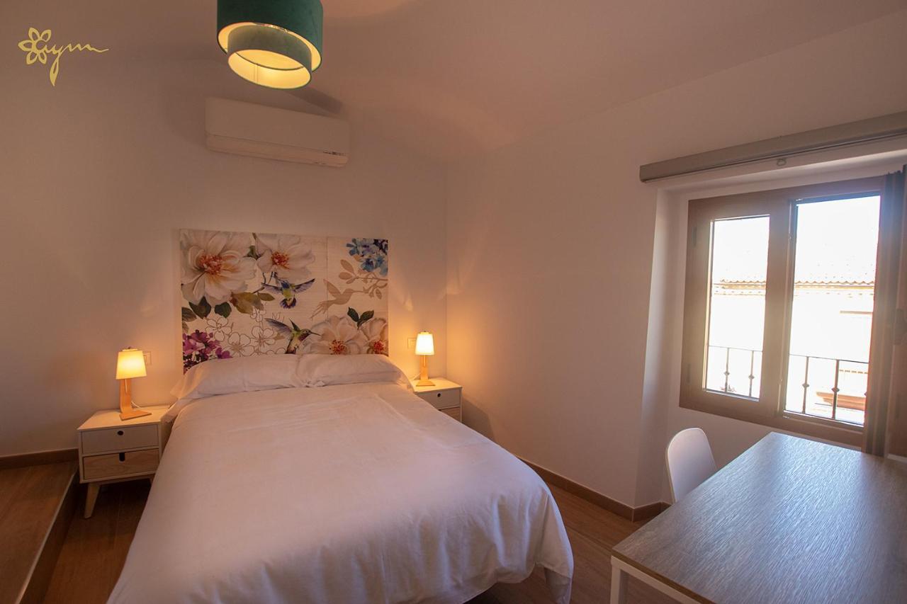 Apartamentos Turisticos Abrilymarzo Caces Eksteriør billede