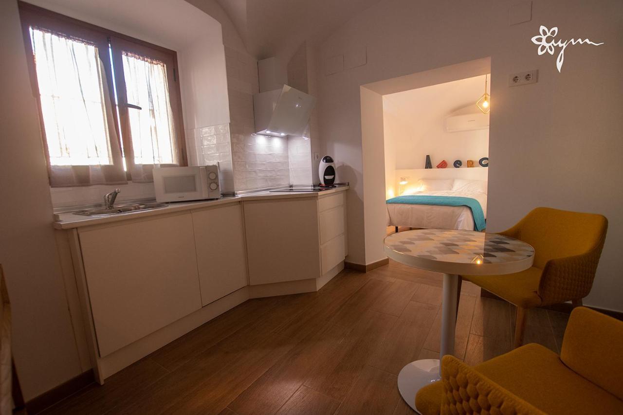 Apartamentos Turisticos Abrilymarzo Caces Eksteriør billede