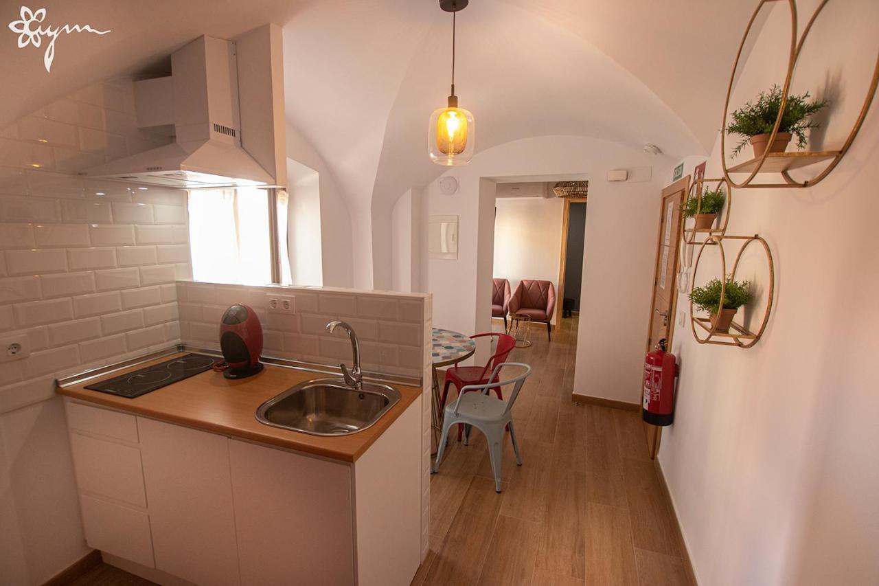 Apartamentos Turisticos Abrilymarzo Caces Eksteriør billede