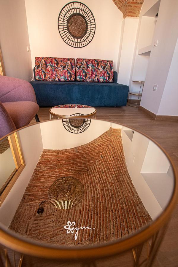 Apartamentos Turisticos Abrilymarzo Caces Eksteriør billede