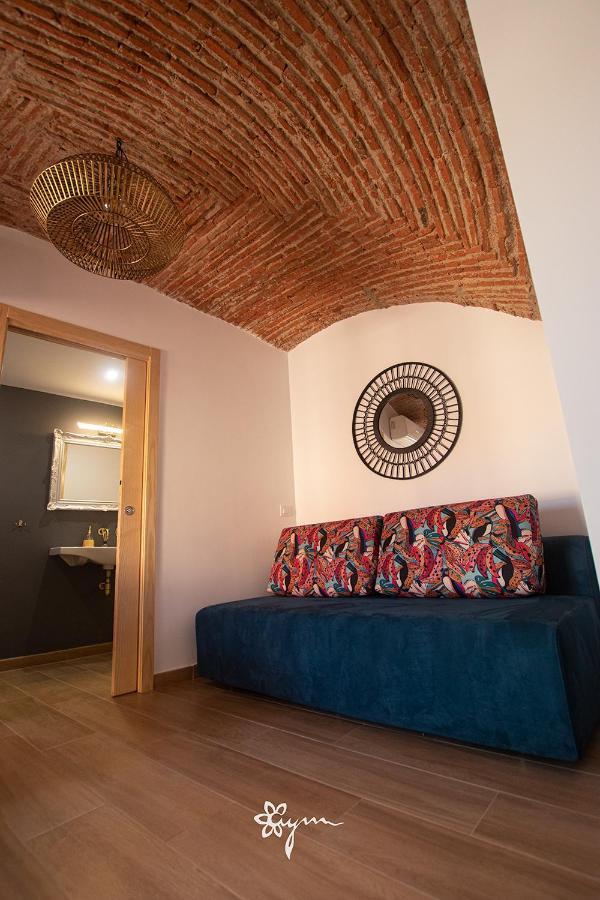 Apartamentos Turisticos Abrilymarzo Caces Eksteriør billede
